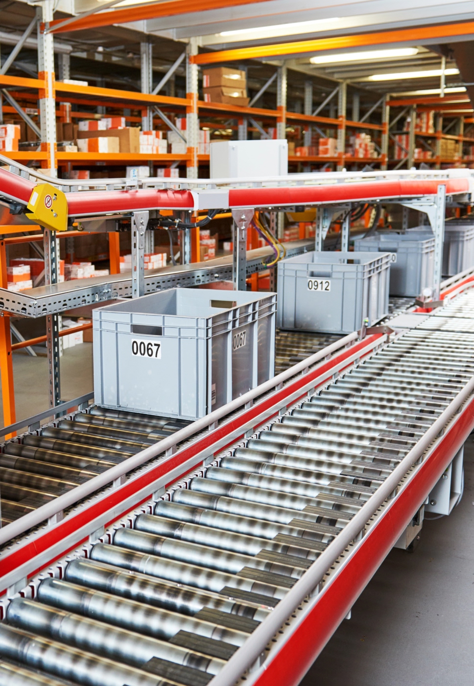 Clasificación automatizada de paquetes en almacén para importación con CTT Express.